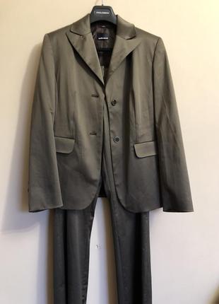 Костюм женский