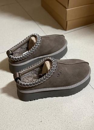 Ugg 4