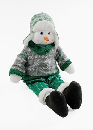 Новогодняя декоративная игрушка “снеговик”, сидячая.
