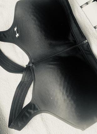 Женский спортивный топ under armour