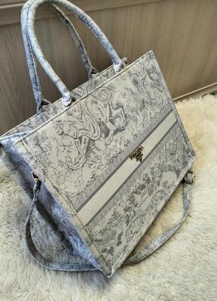 Красива сумка prada