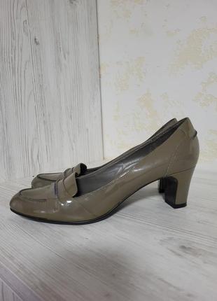 Туфли женские классика, лакированные, винтаж