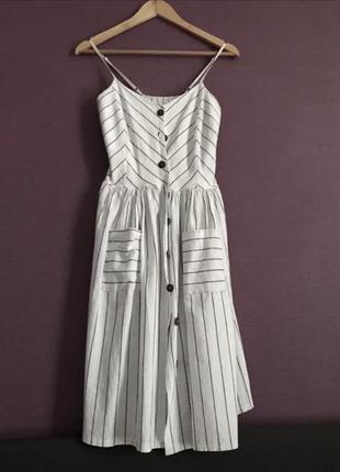 Плаття з паском