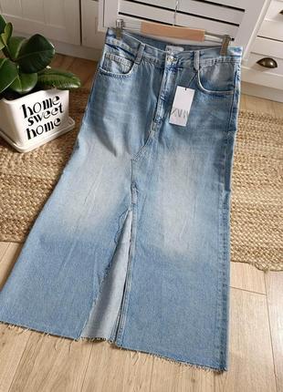 Длинная джинсовая юбка с неподшитым низом trf от zara, размер m
