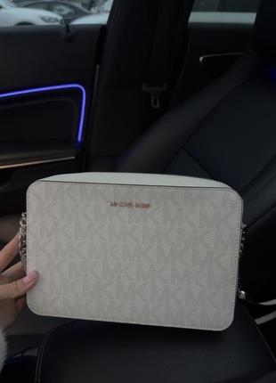 Michael kors giftable boxed west vanilla/ card holder 2