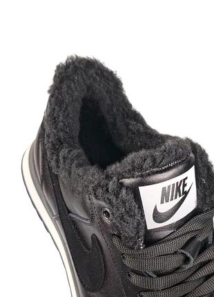 Nike short ones fur black 9
