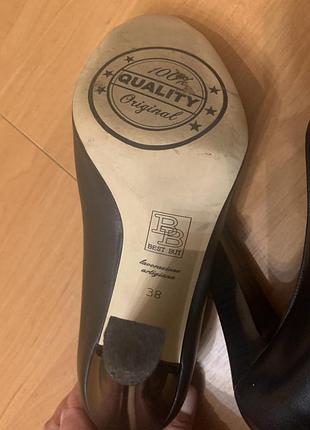 Туфли женские на каблуке4 фото