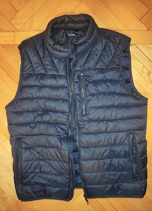 Нова стильна брендова жилетка безрукавка.bershka.м