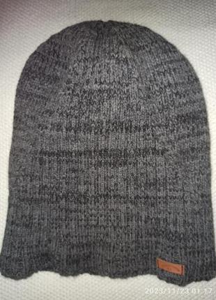 Шапка мужская на флисовой подкладке темно-серого цвета