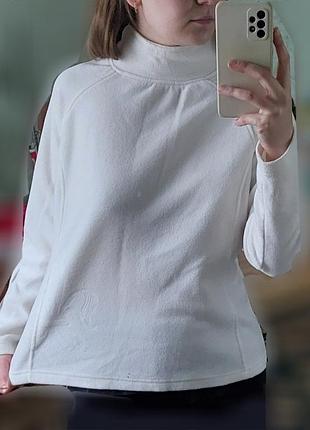 М'якенький светр молочного кольору