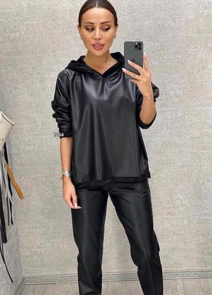 Костюм из эко кожи