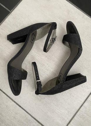 Босоніжки guess розмір 38