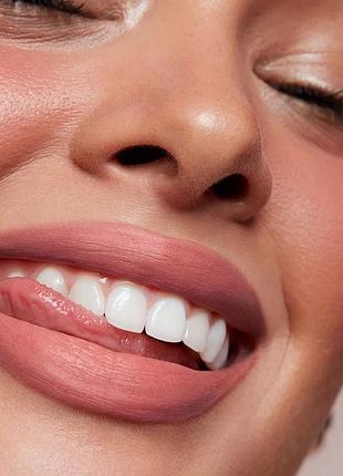 Матовая стойка ярко красная вишневая помада для губ patrick ta major headlines matte...