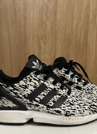 Кросівки The New York Knicks Inspire the adidas Adizero Rose 1.5 Restomod Royal Blue