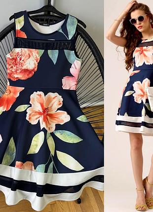Сукня у квіти