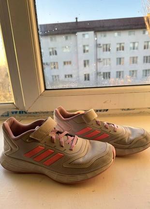 Оригинальные фирменные кроссовки adidas