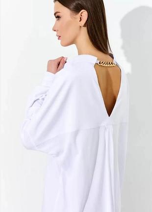 Made in italy, рубашка с золотыми пуговицами и золотой цепочкой сзади