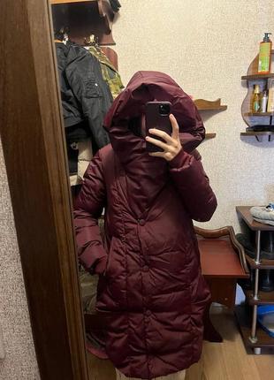 Пуховик цвета бургунди