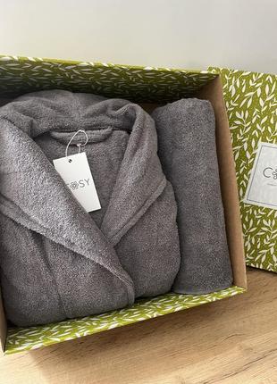 Подарочный набор для мужчин халат махровый с капюшоном + полотенце 70*140