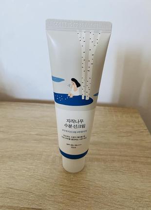 Увлажняющий солнцезащитный крем для лица round lab birch juice moisturising sunscreen spf 50