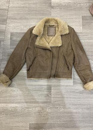 Коротка дублянка тепла зимова бежева з мехом в середині еко шкіра