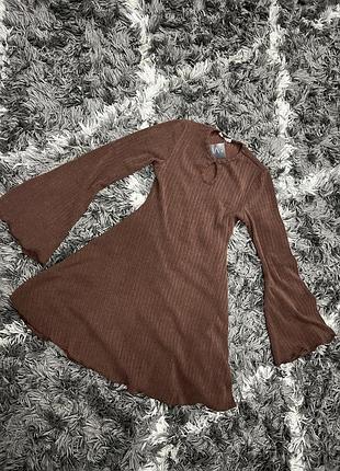 Платье короткие широкие рукава