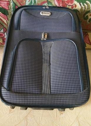 Дорожня сумка чемодан.