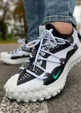 Nike acg mountain fly low white