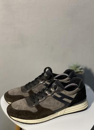 Hogan label кроссовок