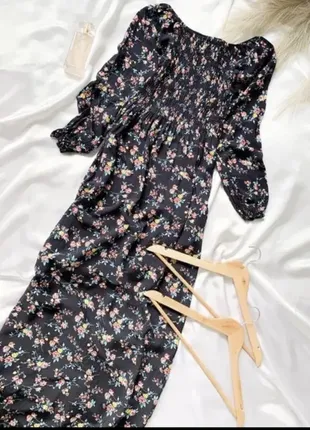 Трендовое платье в цветочный принт как zara asos винтаж под мирер