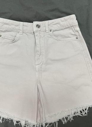 Женские джинсовые шорты zara зара удлиненные с бахромой