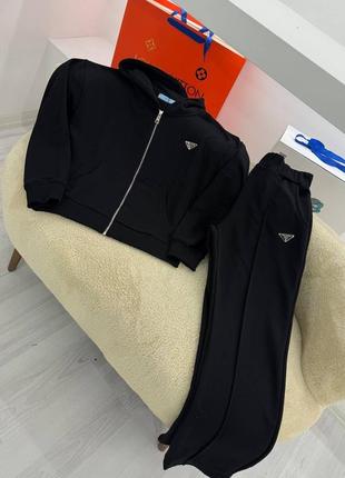 Женский костюм prada