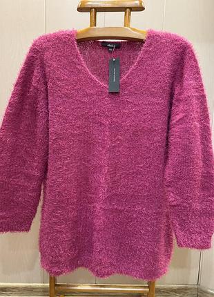 Свитер в наличии пушистый 22-23.