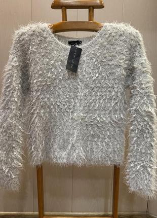 Свитер в наличии пушистый 22-23.