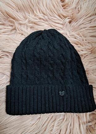 Черная шапка