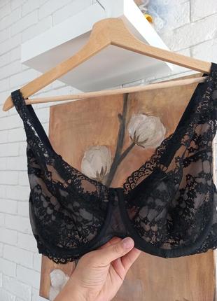 Бюстгальтер из кружева