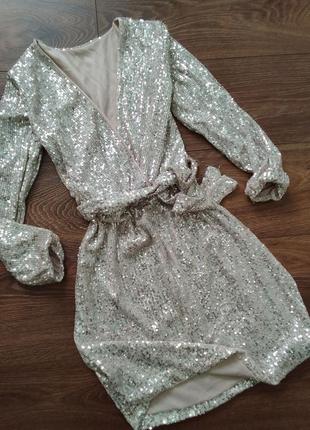 Платье пайетки золотистое на запах