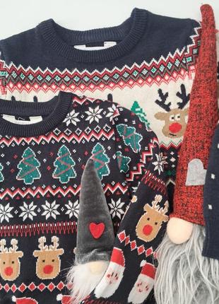 Свитер с елками🌲 и снежинками❄️