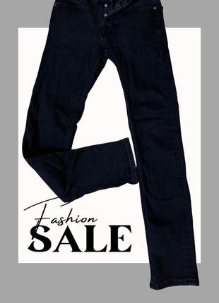 Черные джинсы