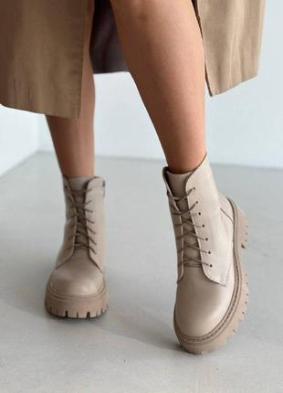 Ботинки женские кожаные цвета латте зимние