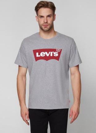 Новая футболка levis размер l