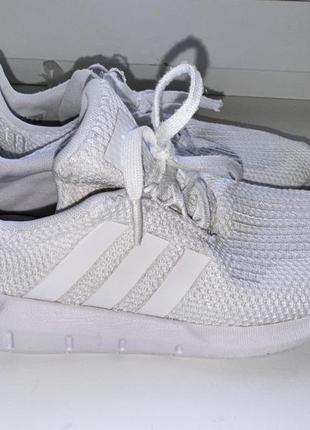 Кроссовки adidas