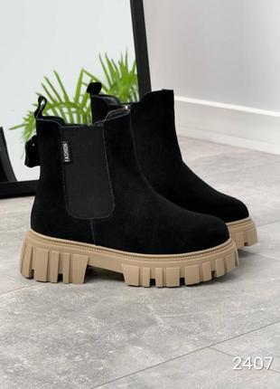 Черные женские зимние челси ботинки ботинки на бежевой подошве из натуральной замши замшевые зимние ботинки ботинки2 фото
