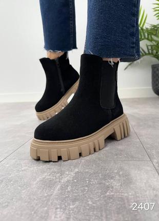 Черные женские зимние челси ботинки ботинки на бежевой подошве из натуральной замши замшевые зимние ботинки ботинки5 фото