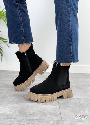 Черные женские зимние челси ботинки ботинки на бежевой подошве из натуральной замши замшевые зимние ботинки ботинки8 фото
