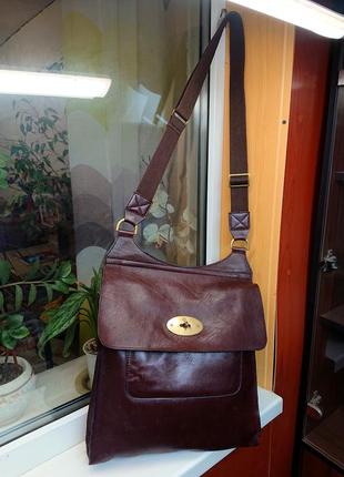 Стильная вместительная  кожаная сумка "mulberry"  оригинал. серийный номер.