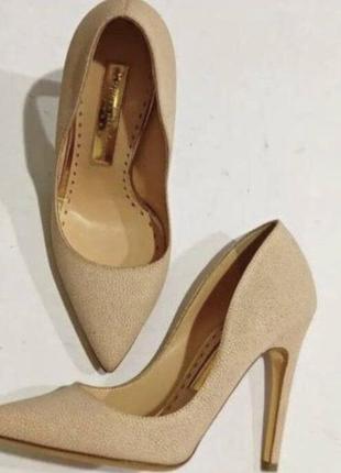 Туфли  бежевые новые 37 италия