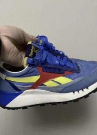 Кроссовки reebok  41 размер  в отличном состоянии