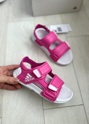 Нові босоніжки adidas