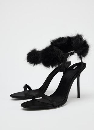 Атласні босоніжки чорні з хутром zara new